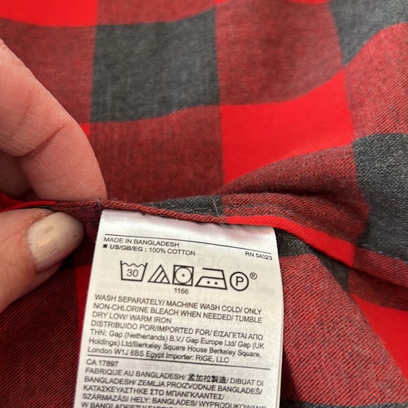 Banana Republic red / charcoal check flannel shirt - Picture 11 of 11
